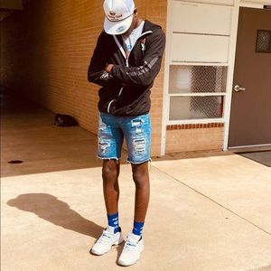 Meet your Posher, Avery